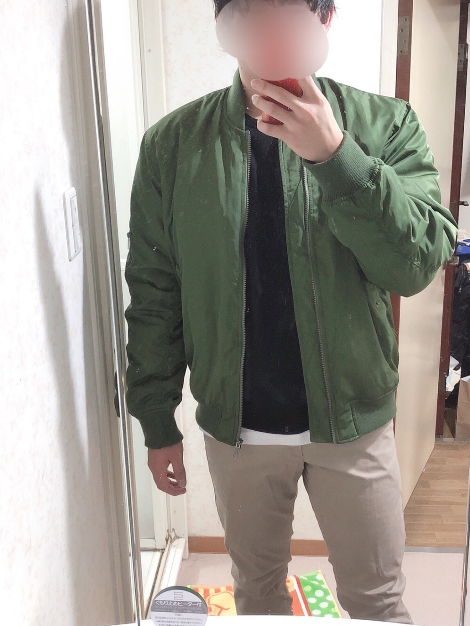 adidasのアイテムを使った「MA-1 カーキ」の人気ファッション