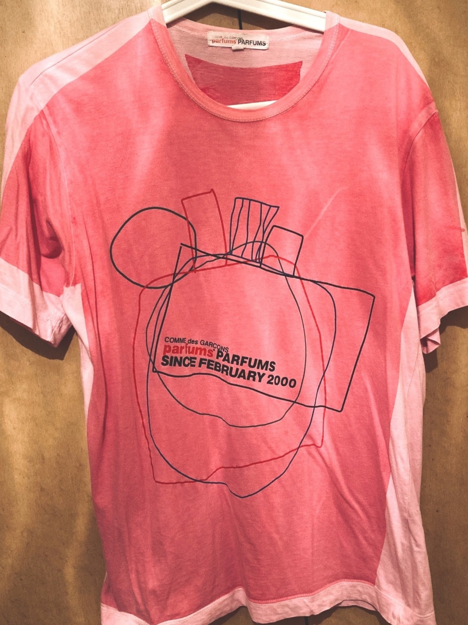 COMME des GARCONS PARFUMSのTシャツ/カットソーを使った人気 