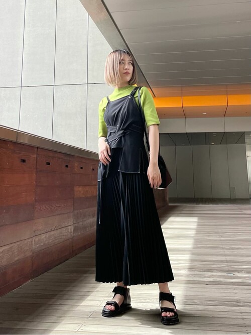 UNITED TOKYO クロスベルトエプロンワンピース ブラック　サイズ1 UNITED TOKYO（ユナイテッドトウキョウ）の「クロスベルトエプロン