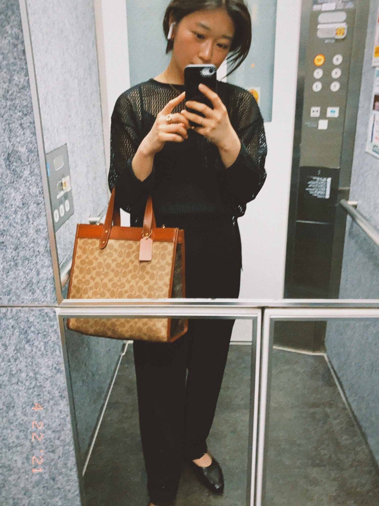 COACH（コーチ）の「フィールド トート シグネチャー キャンバス 
