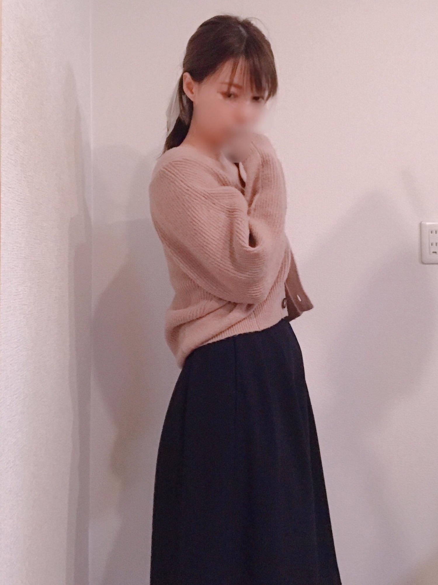 おせん出品 UNIQLO（ユニクロ）の「ハイウエストクレープタックスカート（スカート