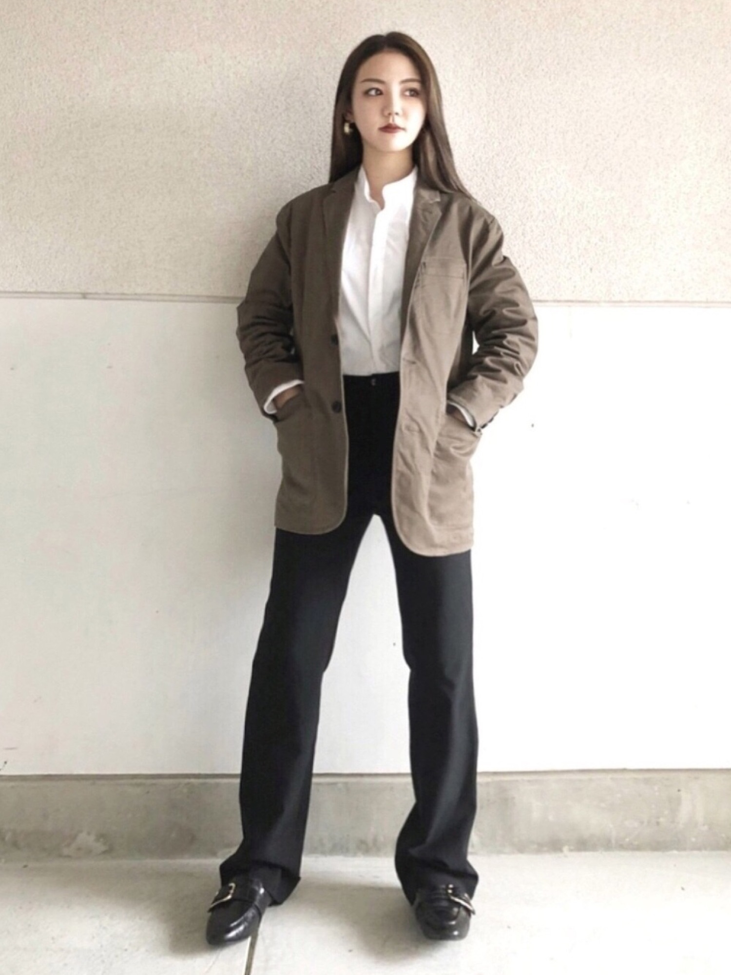 DOCKERSのテーラードジャケットを使った人気ファッション 