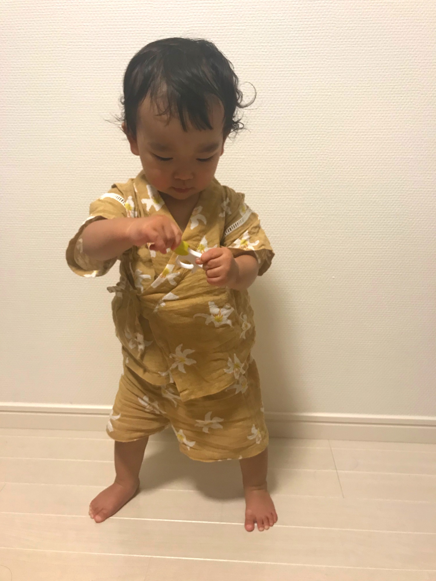 petit main（プティマイン）の「リリー柄甚平（浴衣）」 - WEAR