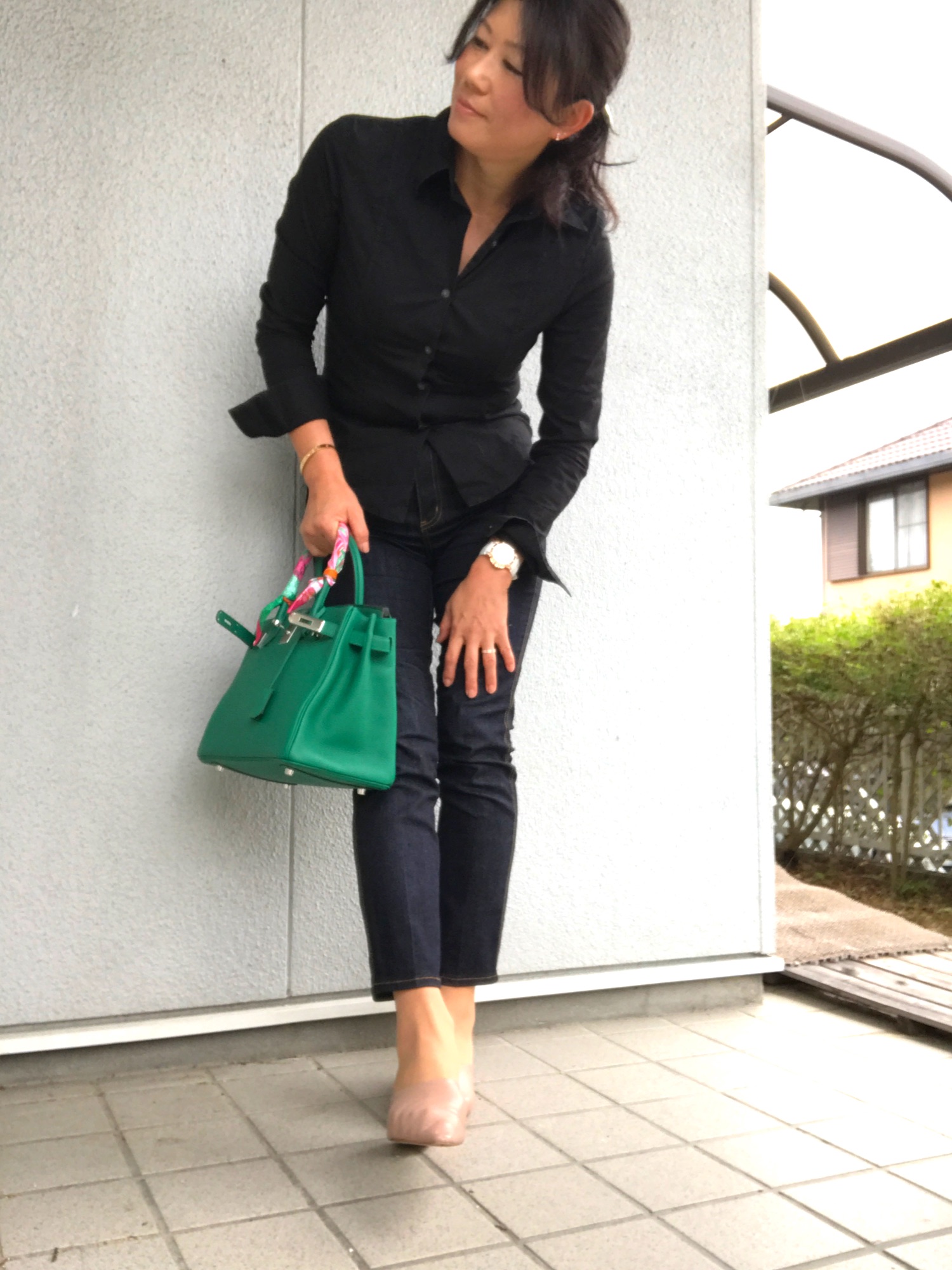 HERMESのハンドバッグを使った人気ファッションコーディネート