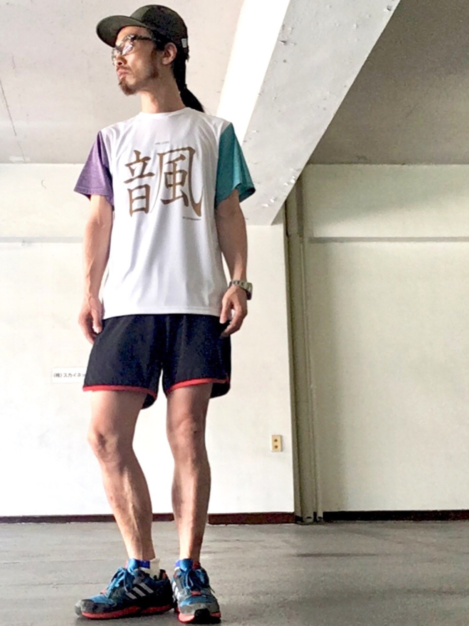 ELDORESO Wanjir TEE s (ブラウン)エルドレッソ ELDORESO（エルドレッソ）の「Sound Wind T / サウンドウィンドT