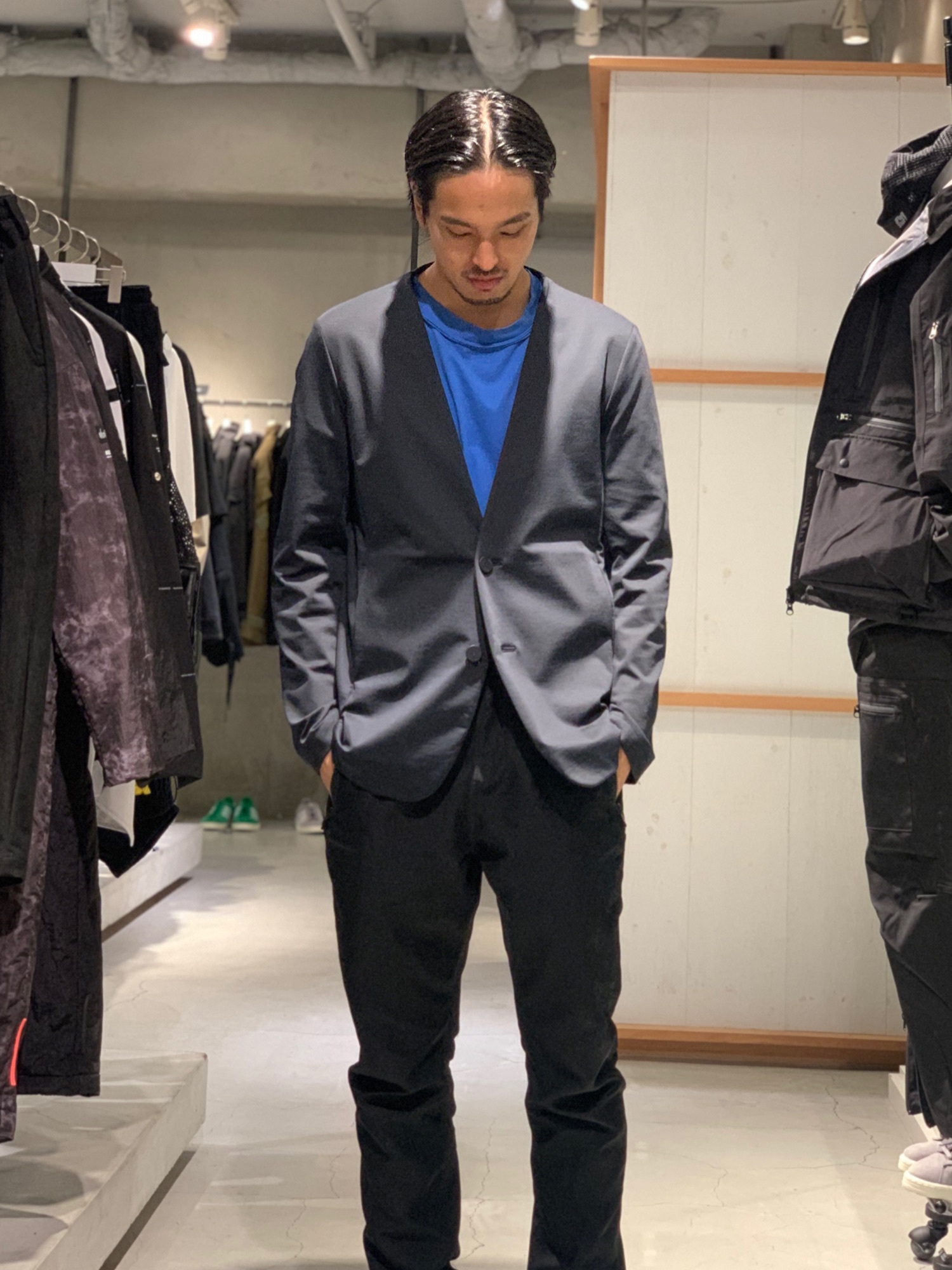 ATTACHMENT ノーカラージャケット ag03-264 定価37400円 ATTACHMENT（アタッチメント）の「STUDIOUS別注 ノーカラー