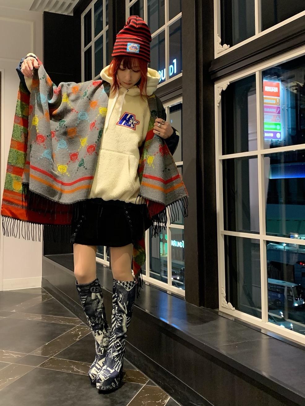 美品 HYSTERIC GLAMOUR BEARモノグラム ポンチョストール お値下げ！HYSTERIC GLAMOUR モノグラム ポンチョストール ベア