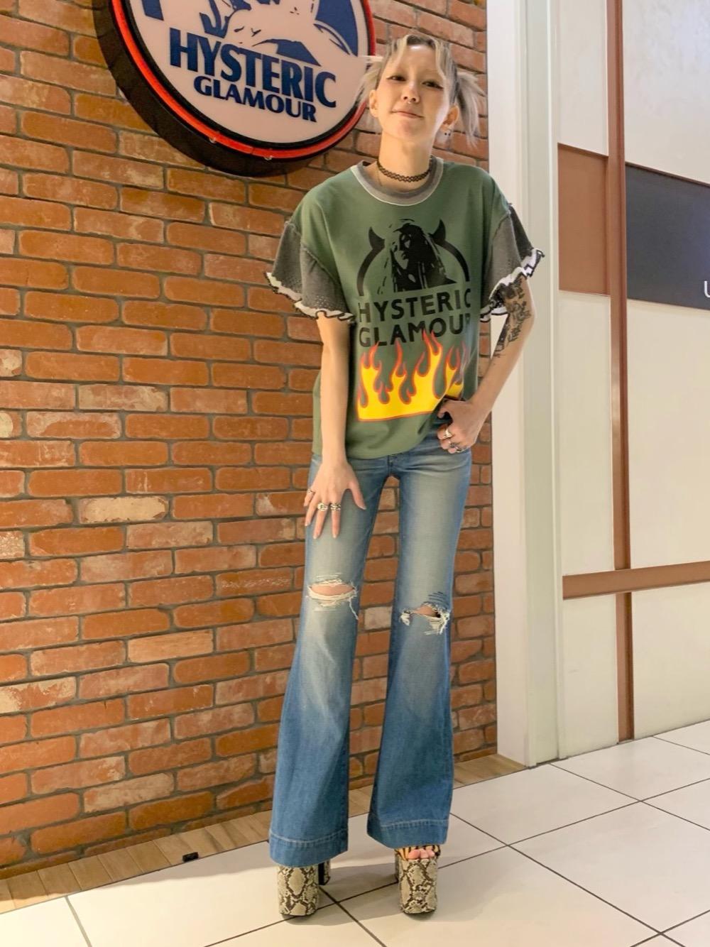 ヒステリックグラマー HOT IN PARADISE プルオーバー HYSTERIC GLAMOUR（ヒステリックグラマー）の「HOT IN PARADISE