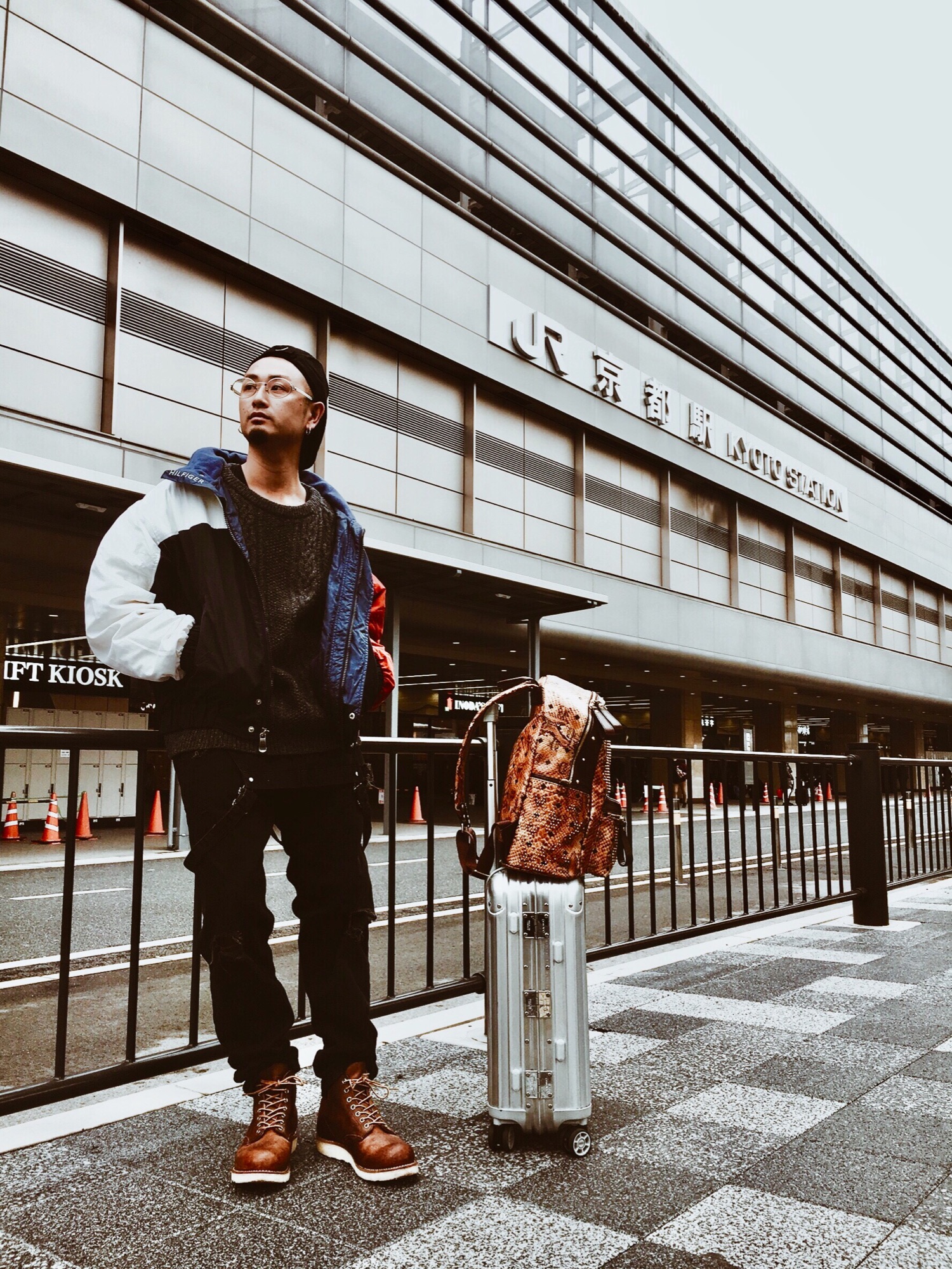 SAINT LAURENT PARISのニット/セーター（グレー系）を使った人気 
