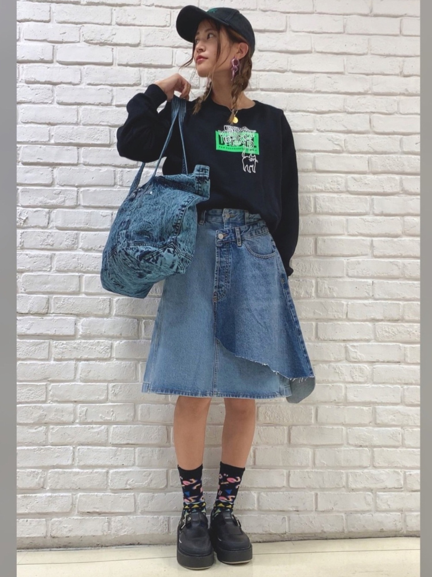 見逃し厳禁！おトクな DIESEL（ディーゼル）の「レディース スウェット DIESELボックス トップス