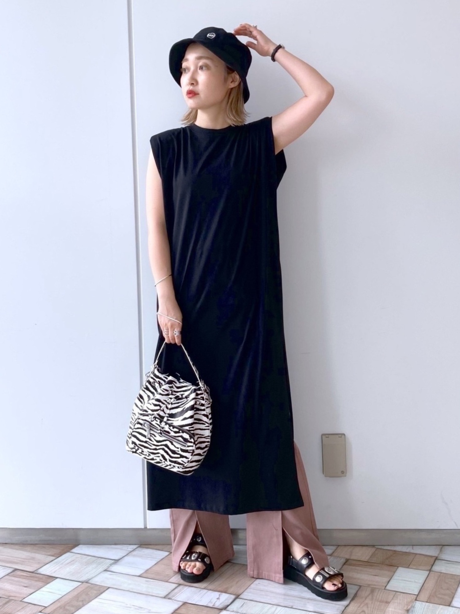 PAGEBOY（ページボーイ）の「ショルダーパッドワンピース