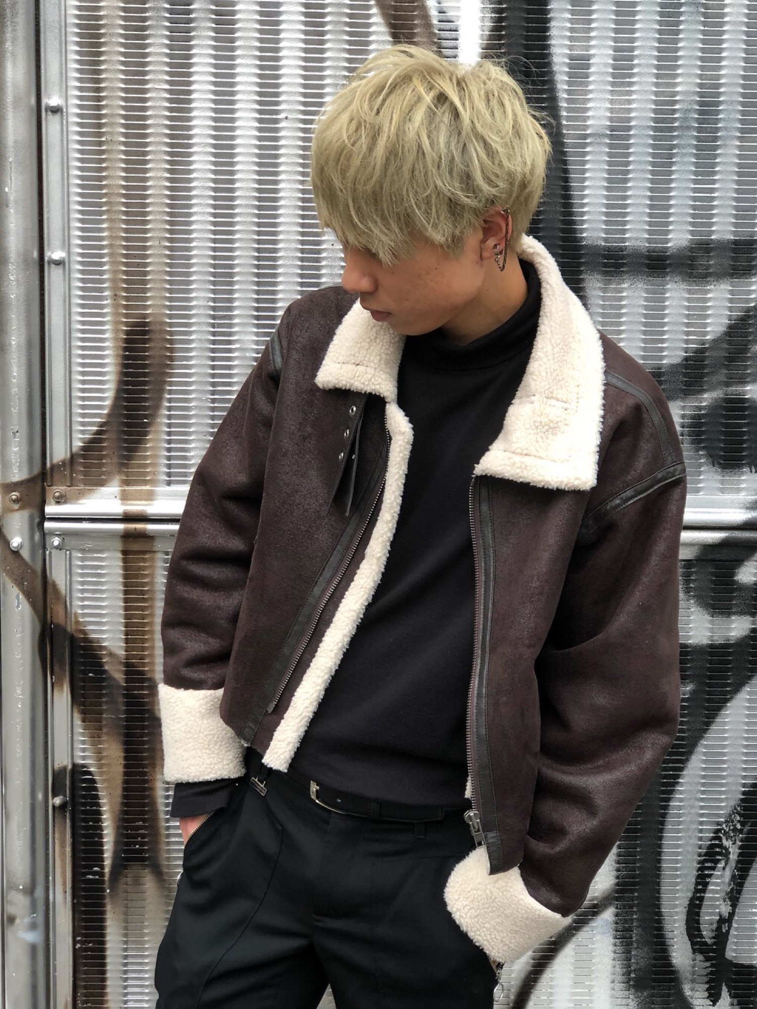 KRIS VAN ASSCHEのカーゴパンツを使った人気ファッション