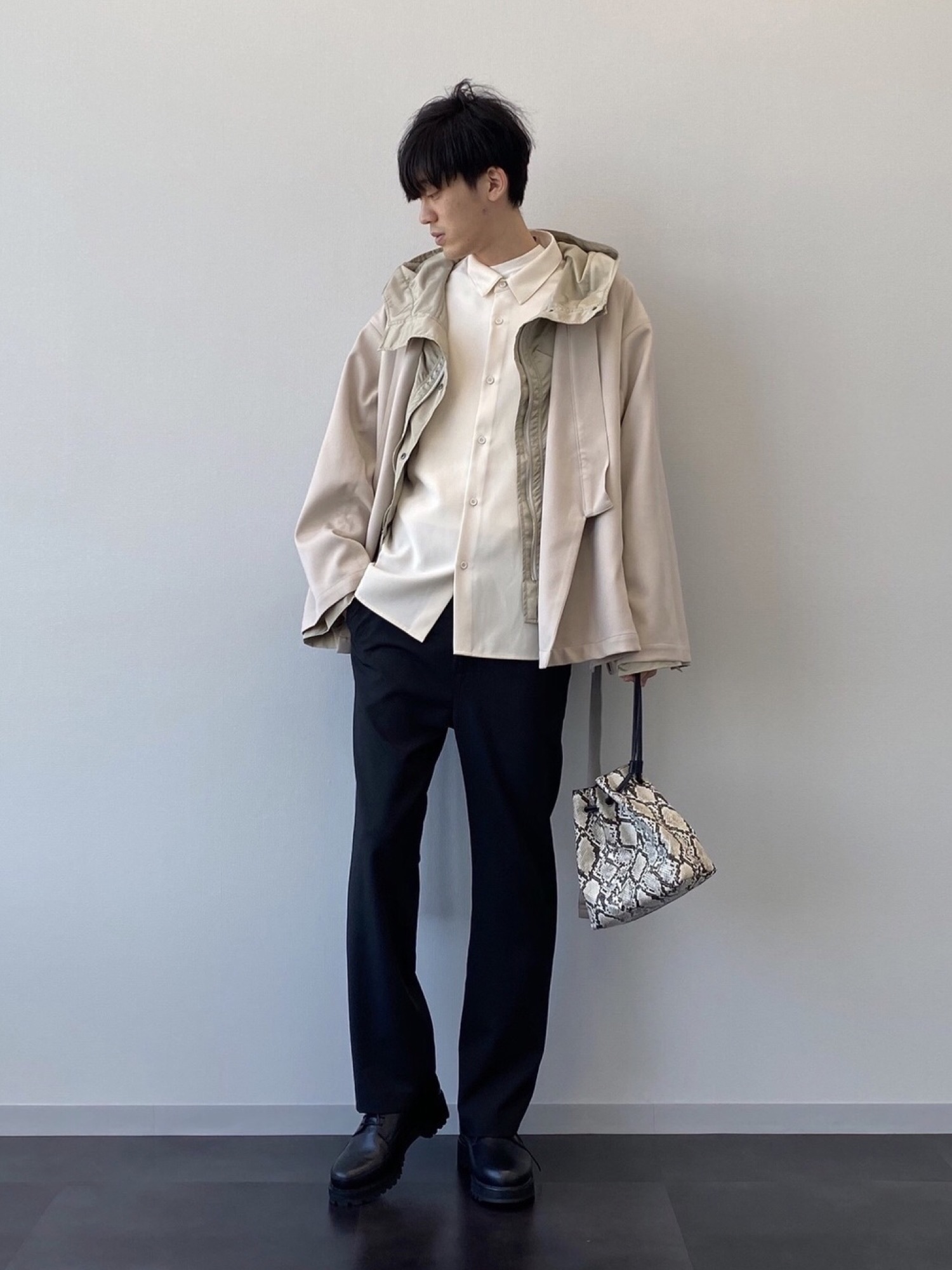 HARE KAKUSODEリバーシブルフードブルゾン HARE（ハレ）の「KAKUSODEリバーシブルフードブルゾン(HARE
