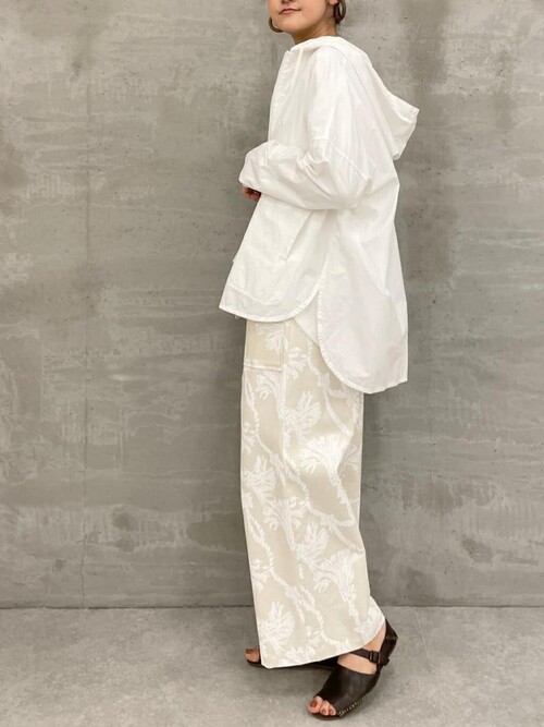 ぱたちゃ 美品 ビアズリー BEARDSLEY シャツフーディー 白 ぱたちゃ 美品 ビアズリー BEARDSLEY シャツフーディー 白