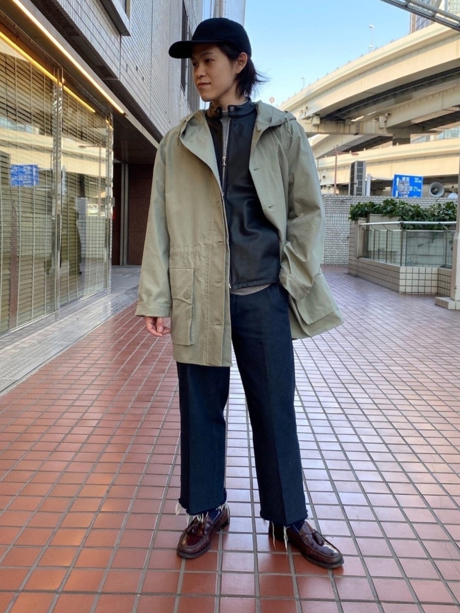 NANO universe（ナノユニバース）の「WONDER LIGHT LEATHER