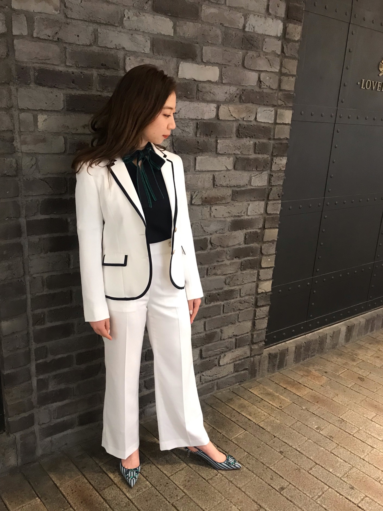 トレゾールバイラナバックドレープジャケット ホワイト テーラード