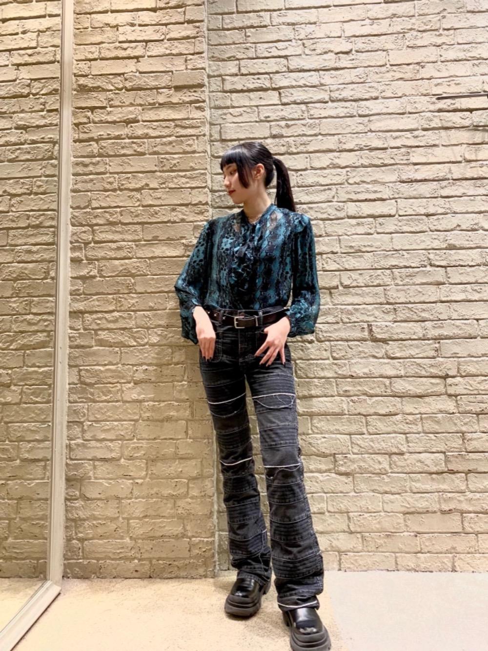 HYSTERIC GLAMOUR（ヒステリックグラマー）の「SKULL PYTHON柄 フリル 