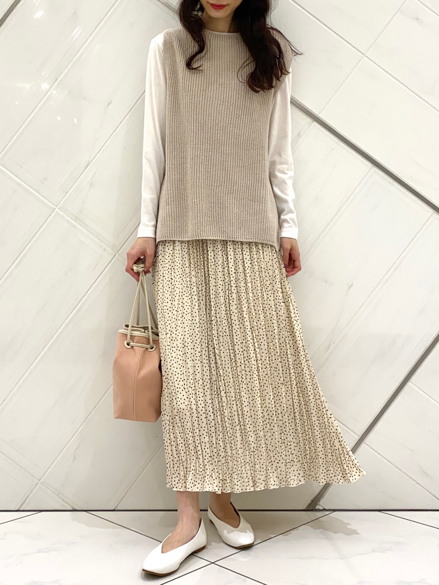 【状態良品】kagure かぐれ/リネンレーヨンベスト麻混素材ベージュナチュラル 14ce014-84414-01b.jpg