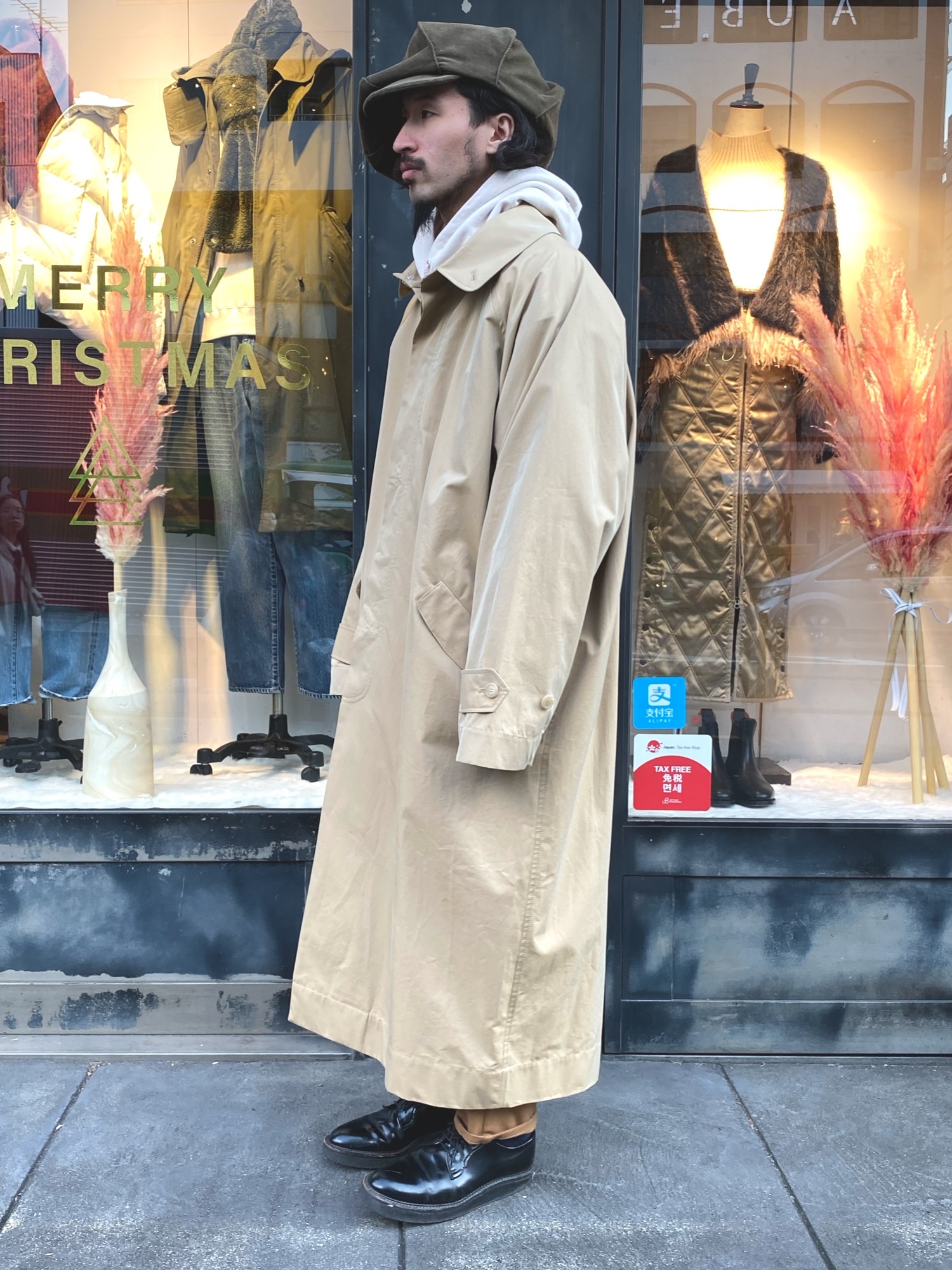 HED MAYNERのステンカラーコートを使った人気ファッション 