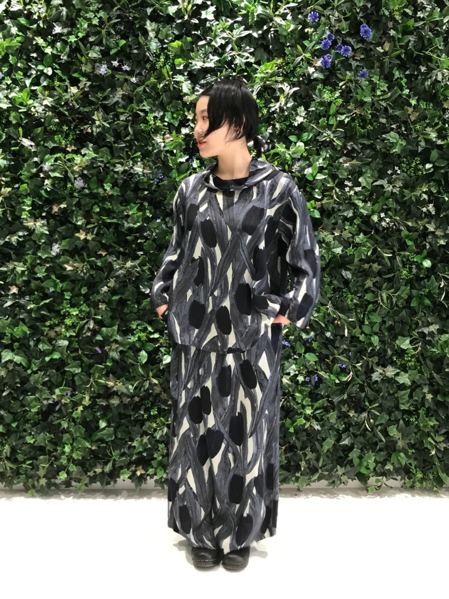 定価4万☆プランテーション　チューリップ柄パンツ　ワイドパンツ　総ゴム　キュプラ Plantation（プランテーション）の「チューリップPT/パンツ