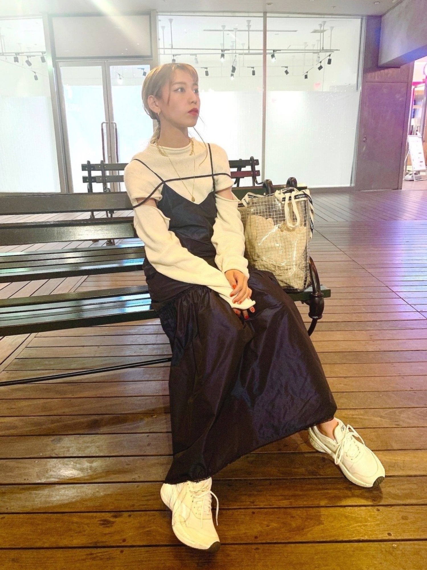 【TOTEME】スプリットスリーブニットドレス TOTEME スリットスリーブ ニットドレス | ブラック | FARFETCH JP