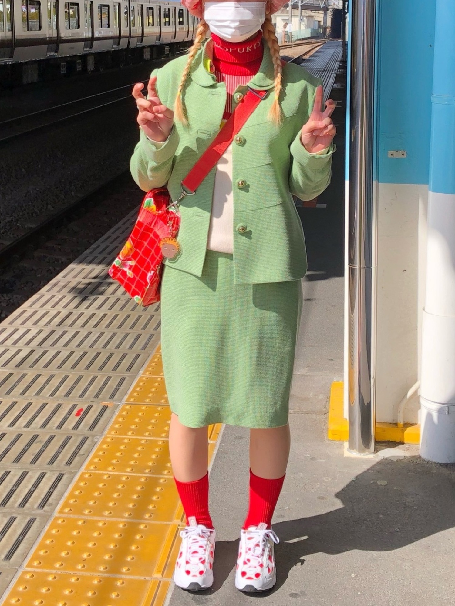舞踊用衣装 緑色と赤色の組み合わせ 楽天市場】中華風 緑 グリーン ステージ衣装 レディース ダンス