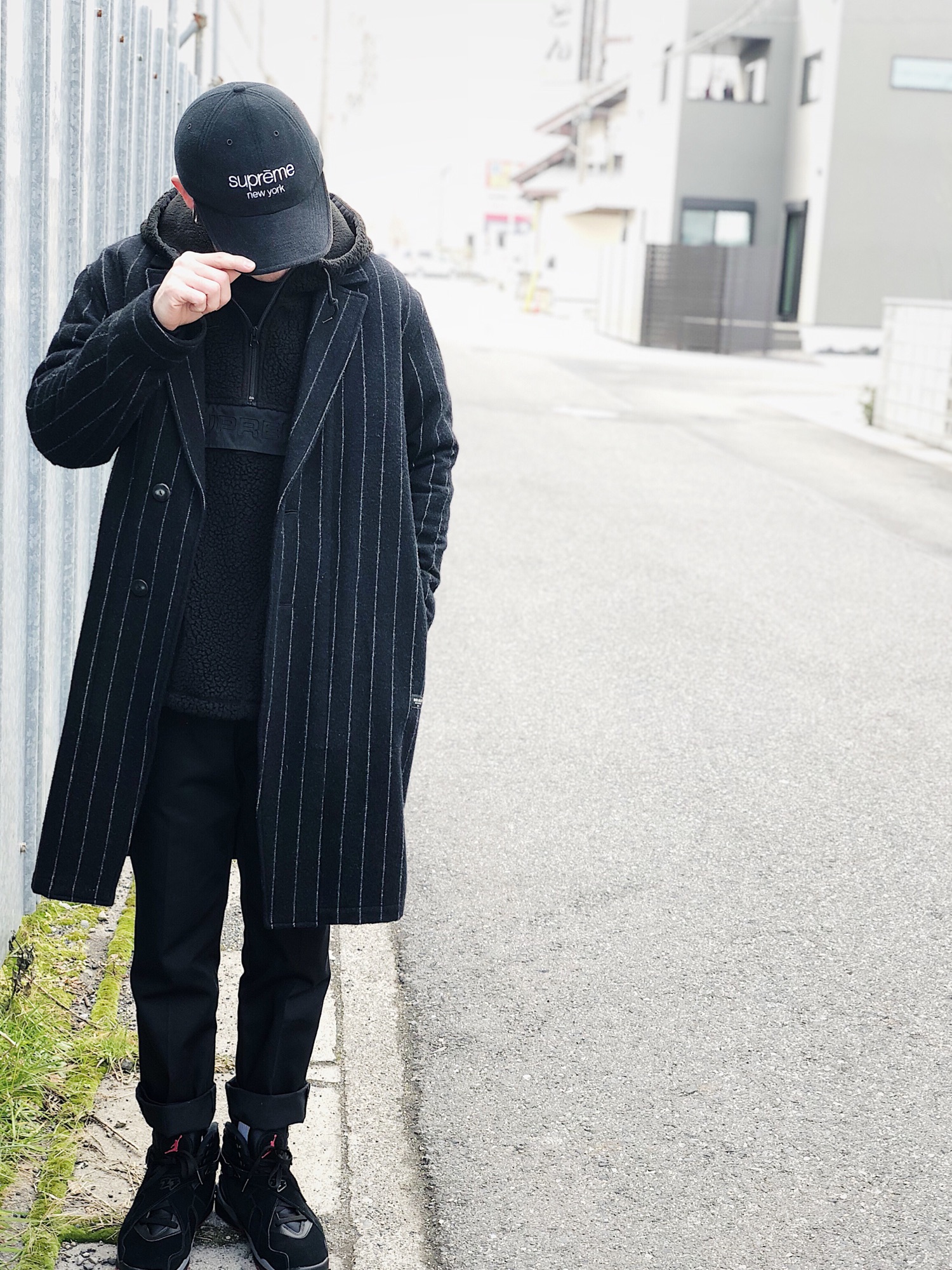 RUDE GALLERYのチェスターコートを使った人気ファッション