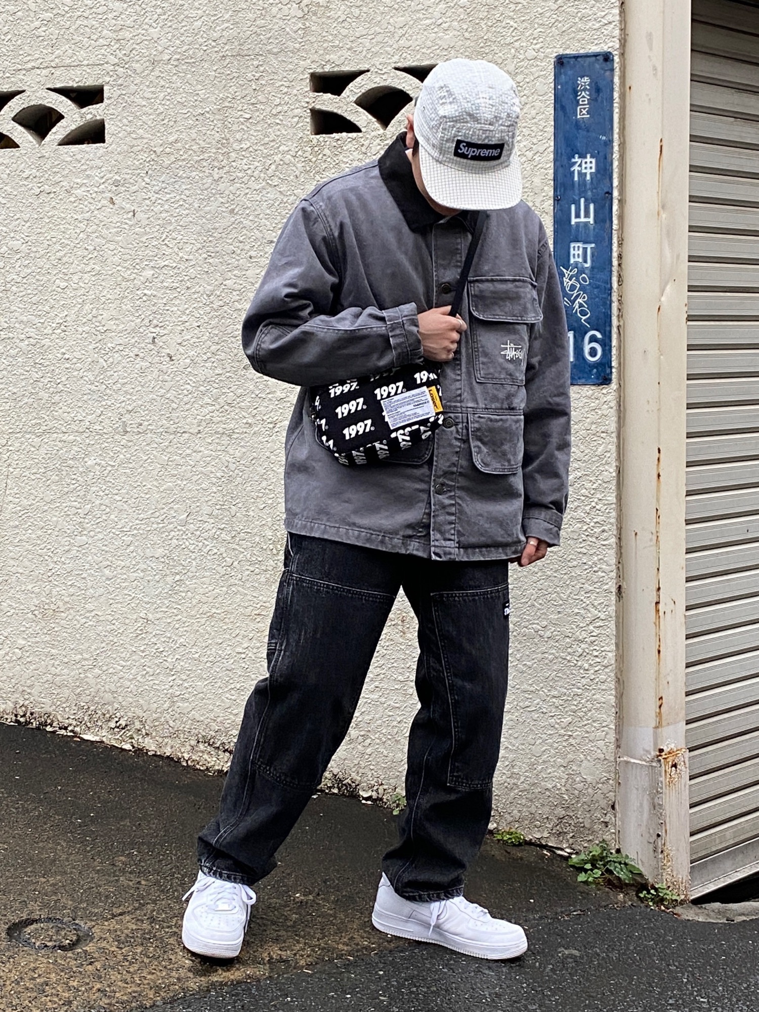 STUSSYのデニムジャケット（グレー系）を使った人気ファッション 