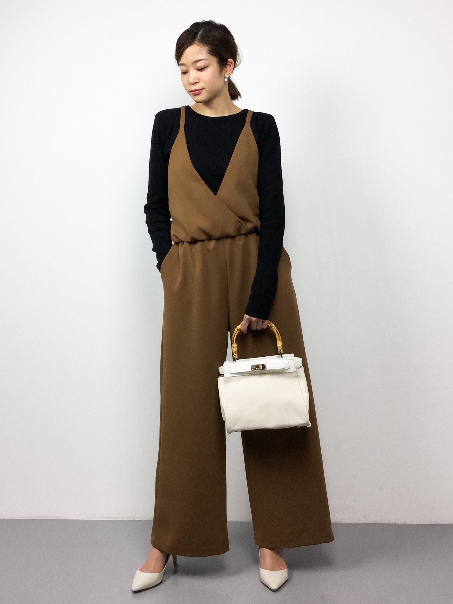 ドラマ「地味にスゴイ！DX 校閲ガール河野悦子」石原さとみさん着用  