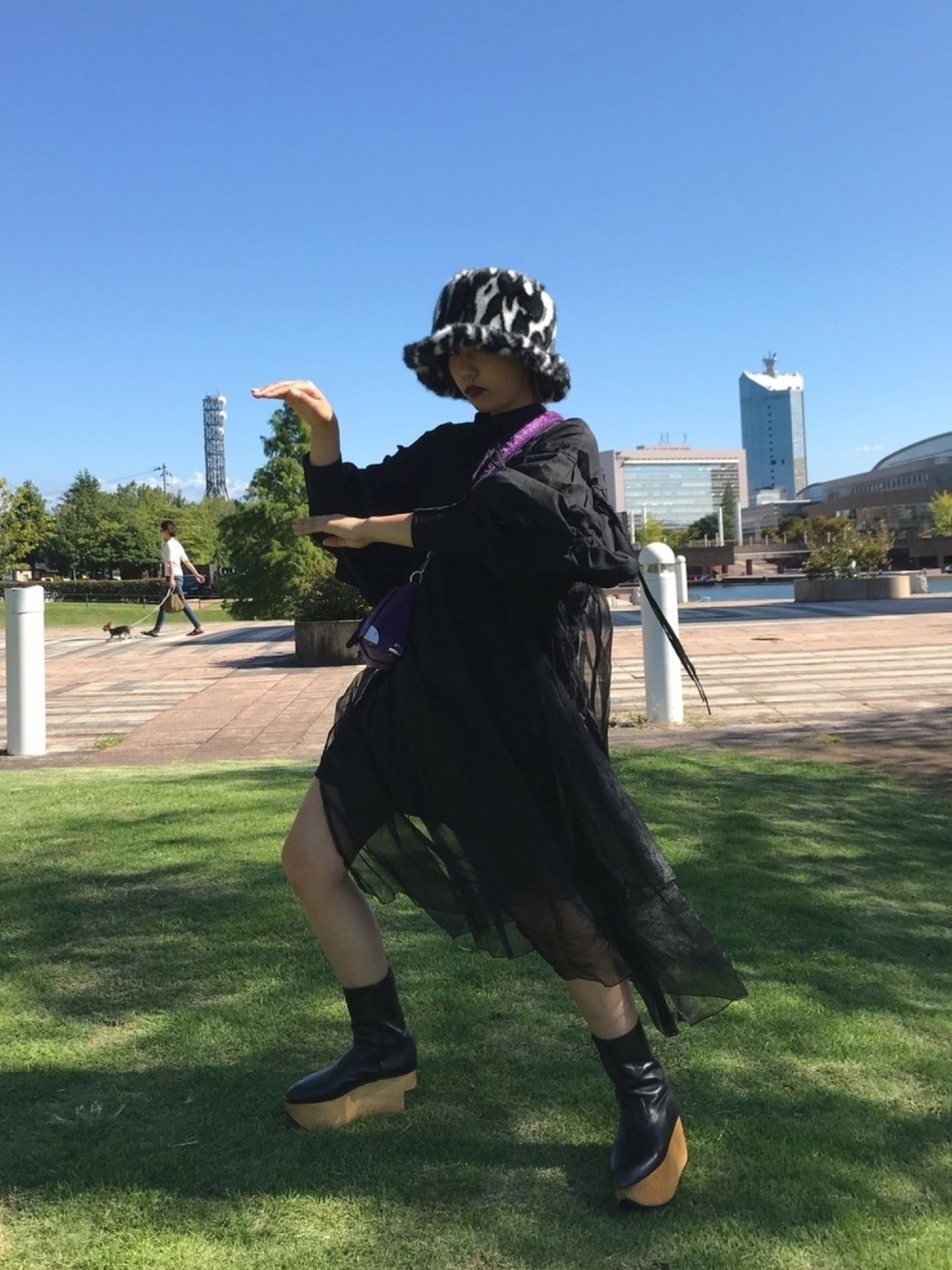 PAMEO POSE（パメオポーズ）の「Back To Front Ruffle Blouse