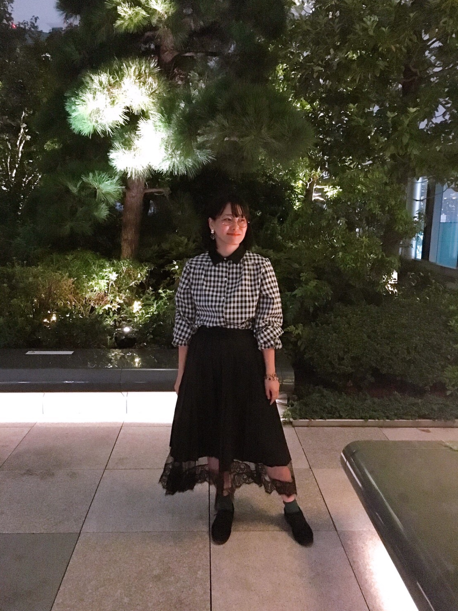 ギンガムチェック襟付きブラウスを使った人気ファッション 