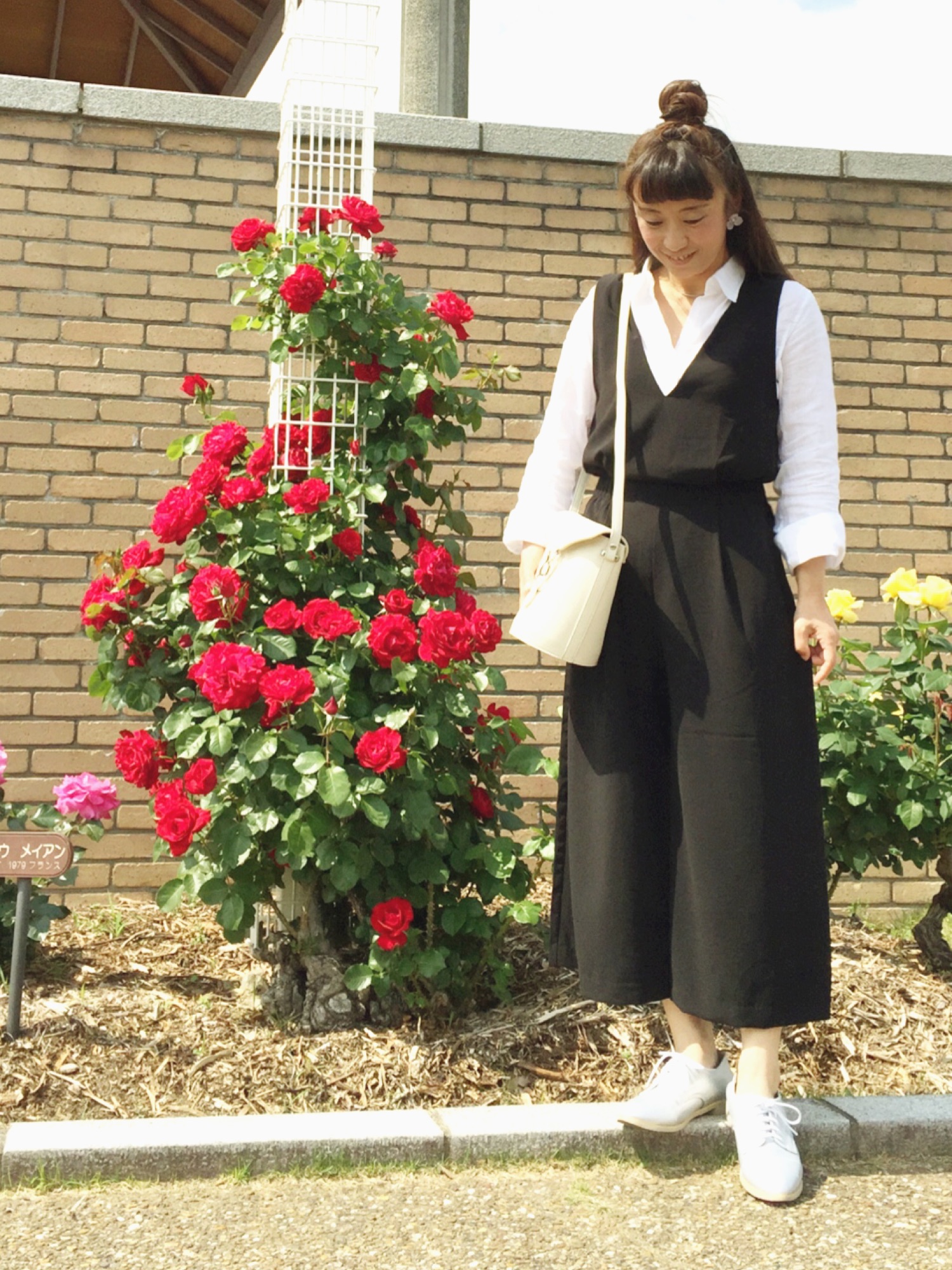 UNIQLO（ユニクロ）の「WOMEN Vネックサロペット（ワンピース）」 - WEAR