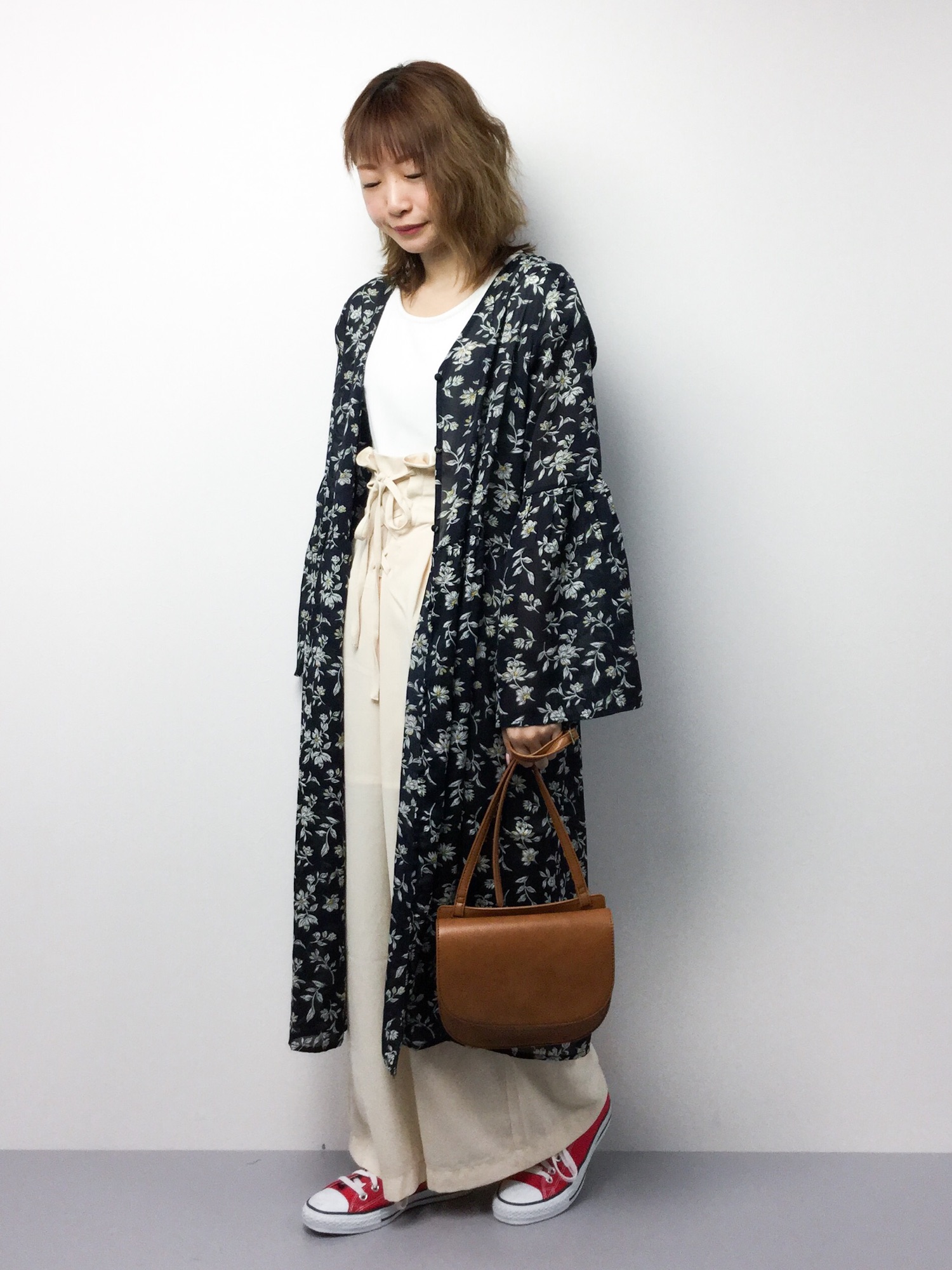 花柄シフォンロングカーディガンを使った人気ファッション