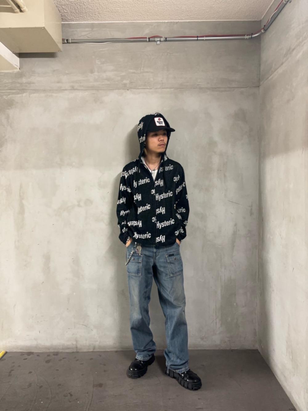 Y2K　ヒステリックグラマー　スコーピオン　蠍ロゴ刺繍　ボーダー柄ジップパーカー HYSTERIC GLAMOUR（ヒステリックグラマー）の「SLANTED LOGO柄