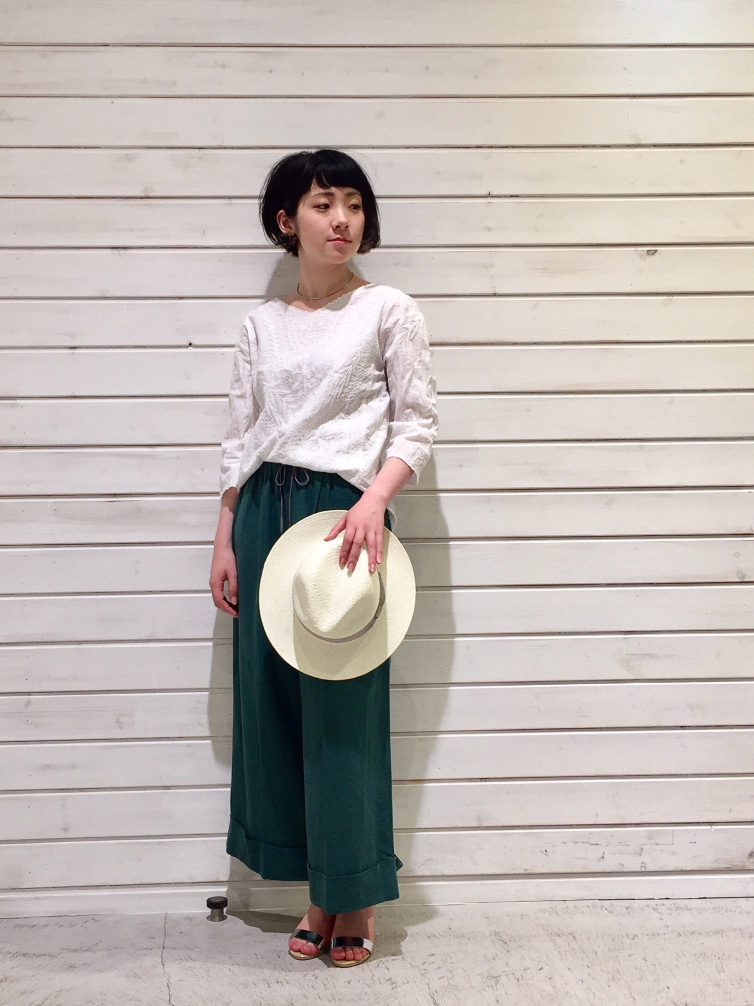 NOMBRE IMPAIR（ノンブルアンペール）の「コットンローン総刺繍 V 