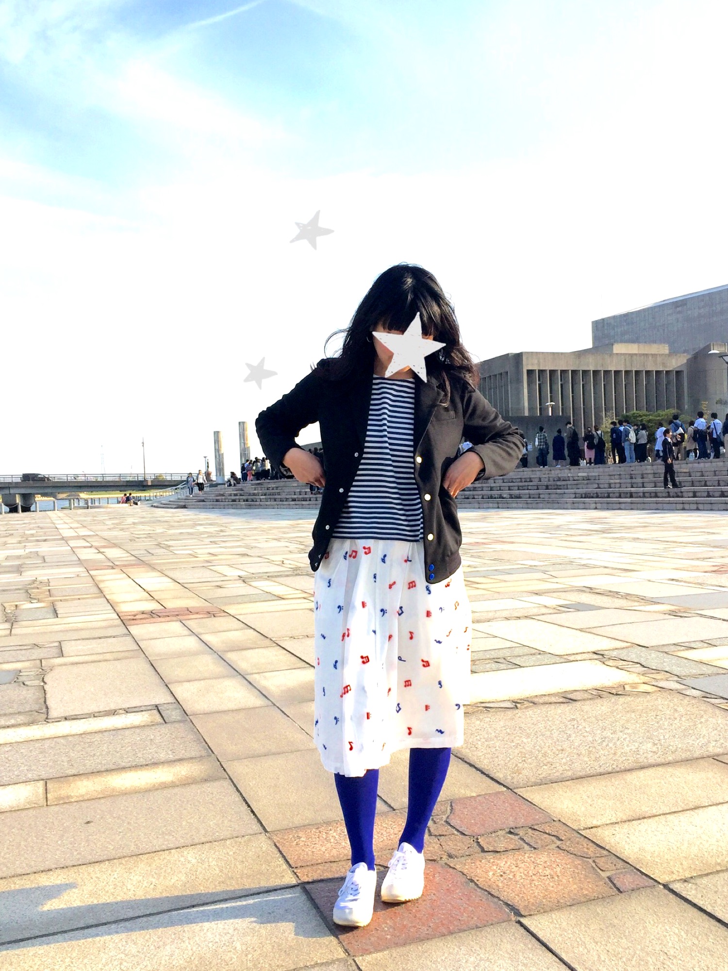 スカートを使った「音符柄」のレディース人気ファッション  