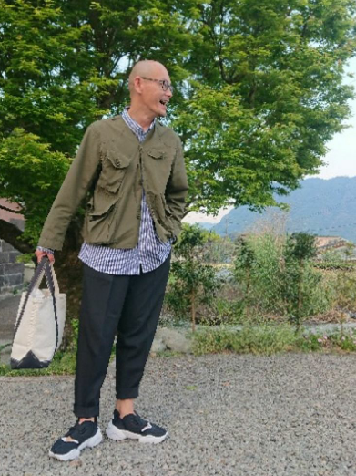 South2 West8のノーカラージャケットを使った人気ファッション