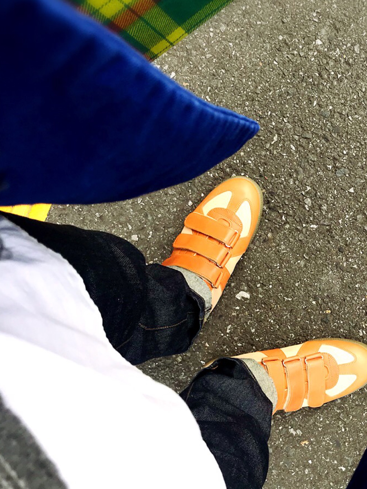 KRIS VAN ASSCHE クリスヴァンアッシュ デニムパンツ KRIS VAN ASSCHEのデニムパンツを使った人気ファッション
