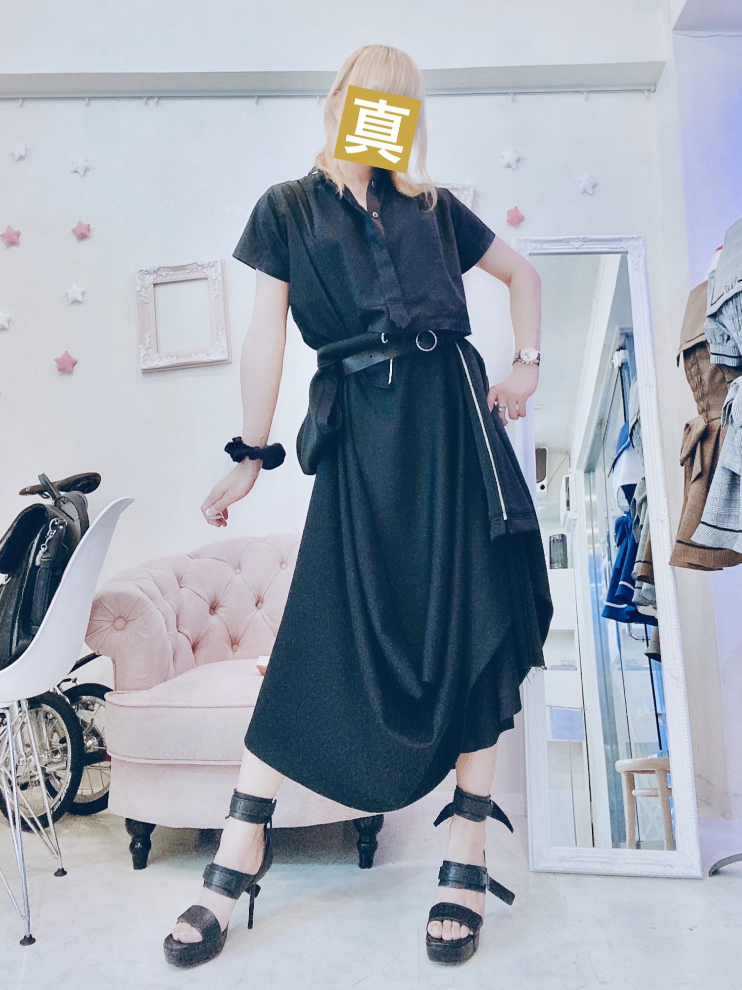 Sacaiのシャツワンピース（ブラック系）を使った人気ファッション