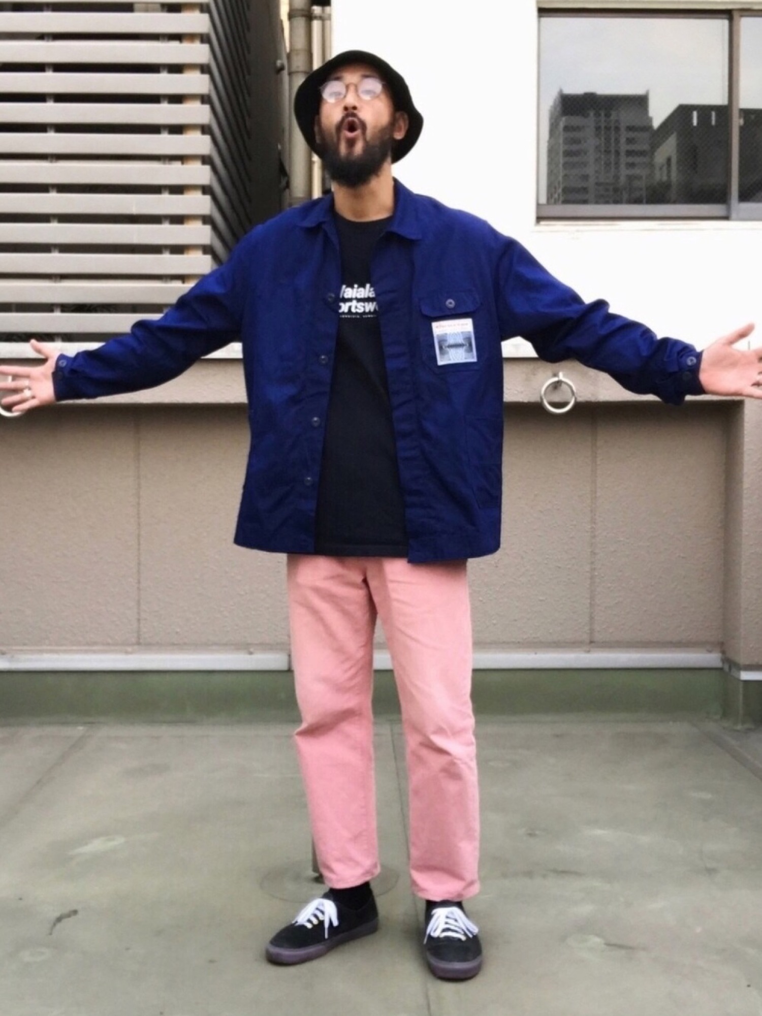 Supreme のデニムパンツ（ピンク系）を使った人気ファッション 