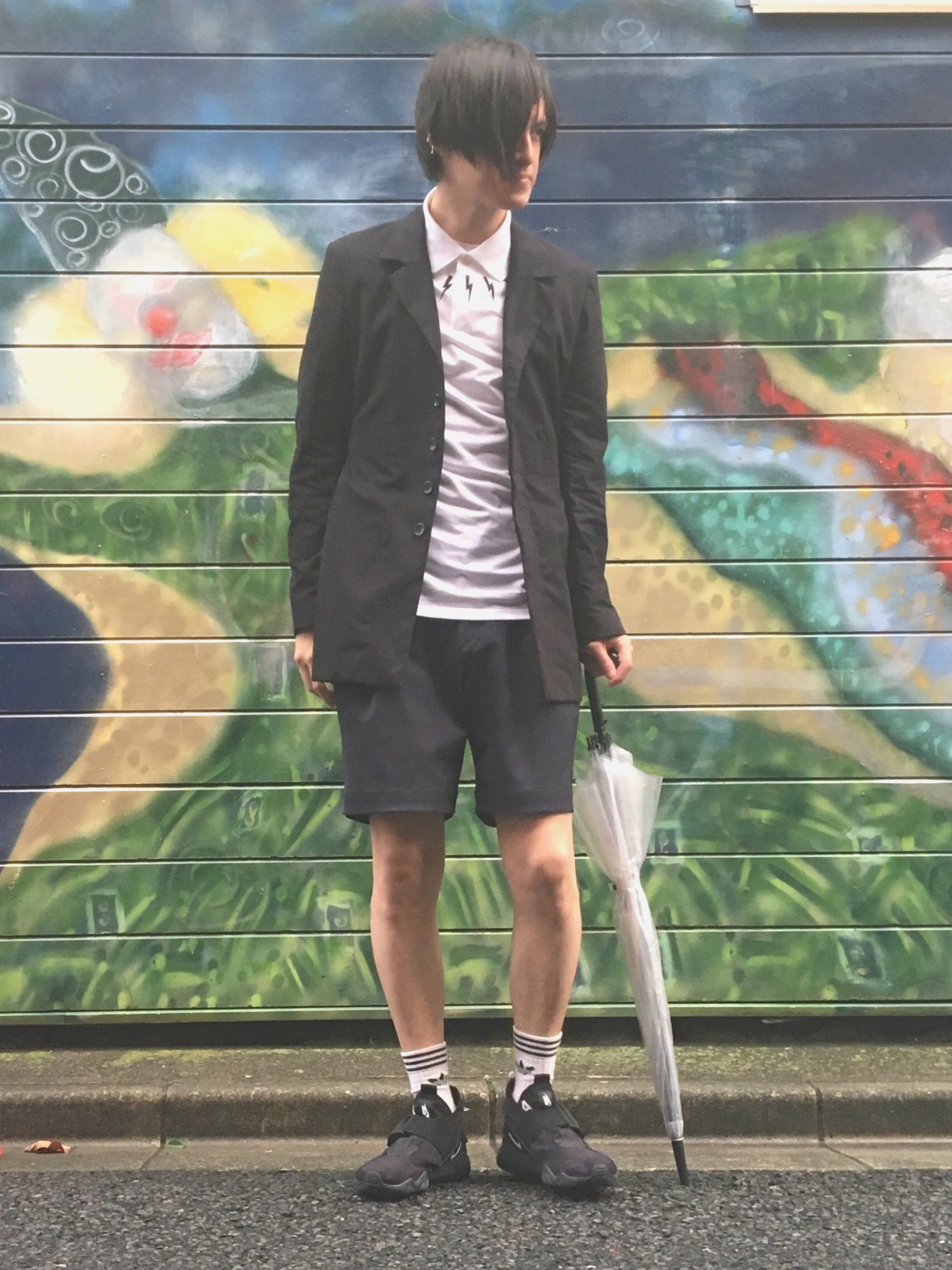 チェスターコートを使った「ニールバレット」の人気ファッション