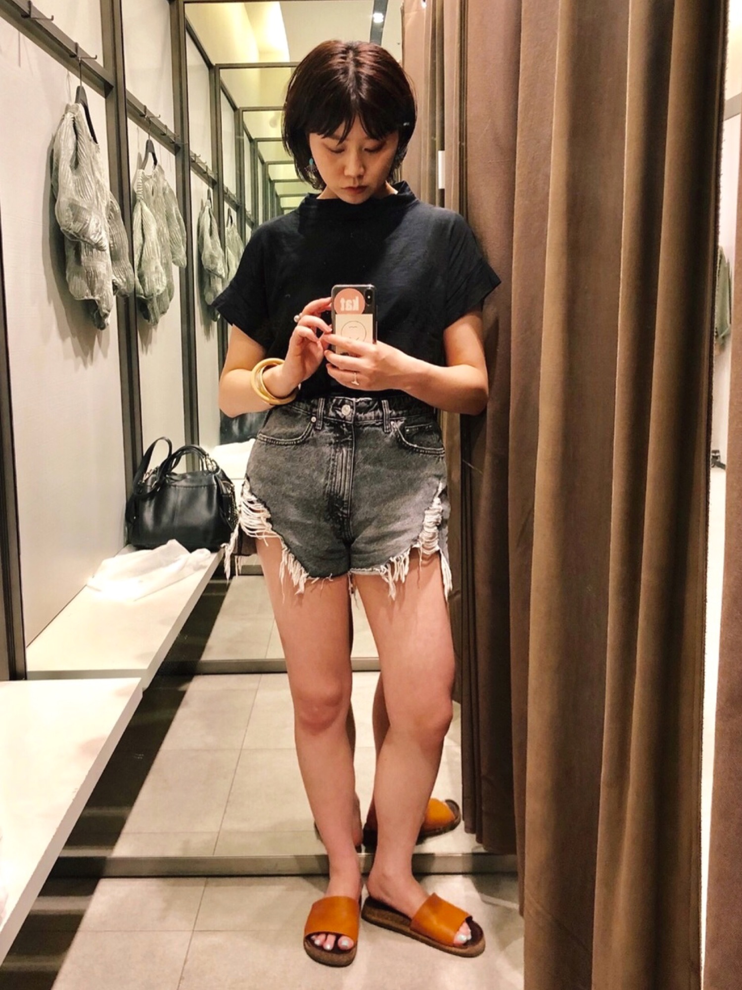 HAREのアイテムを使った「デニムショートパンツ」のレディース