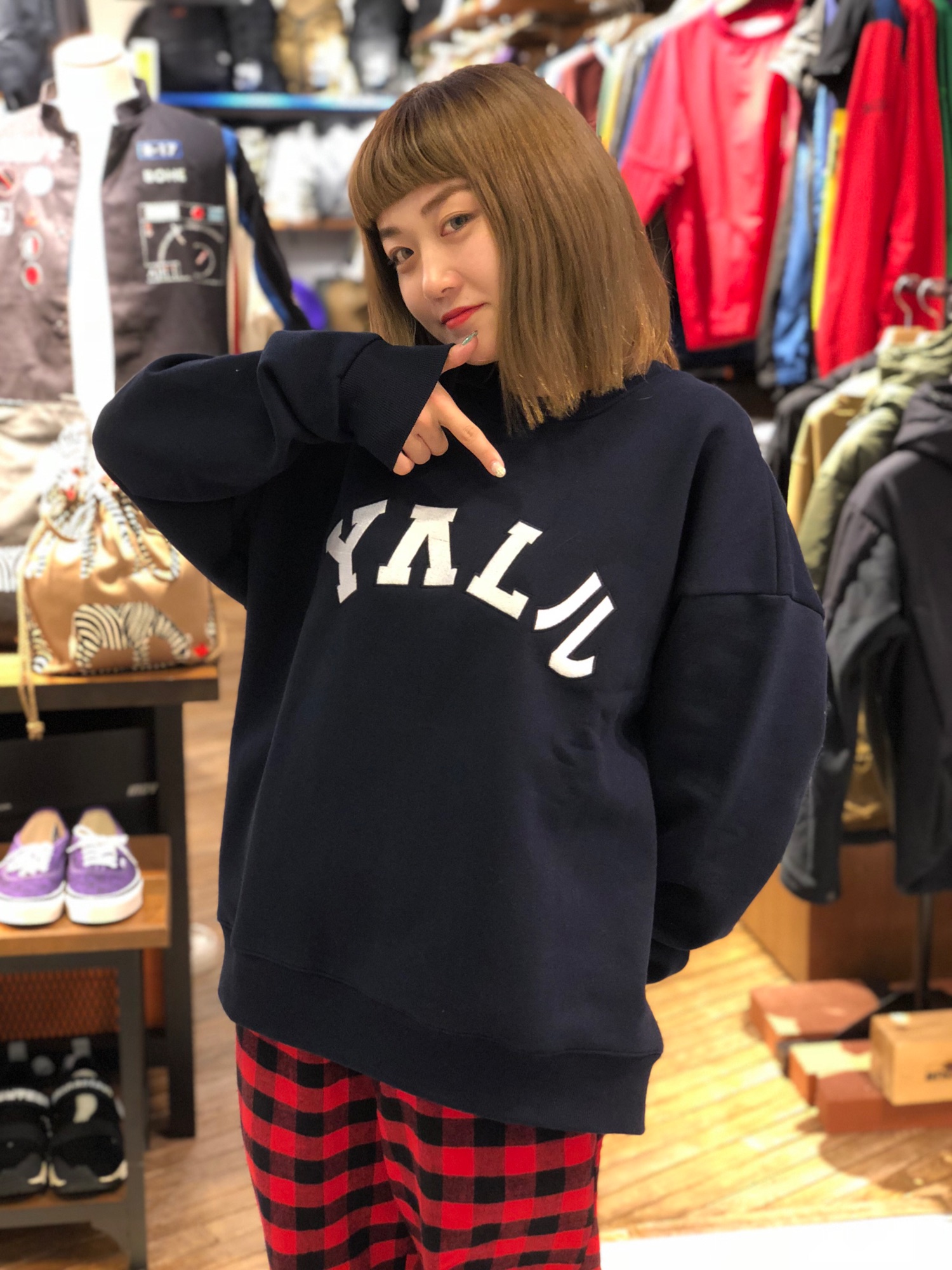 Johnson Woolen Millsのアイテムを使ったレディース人気ファッション 
