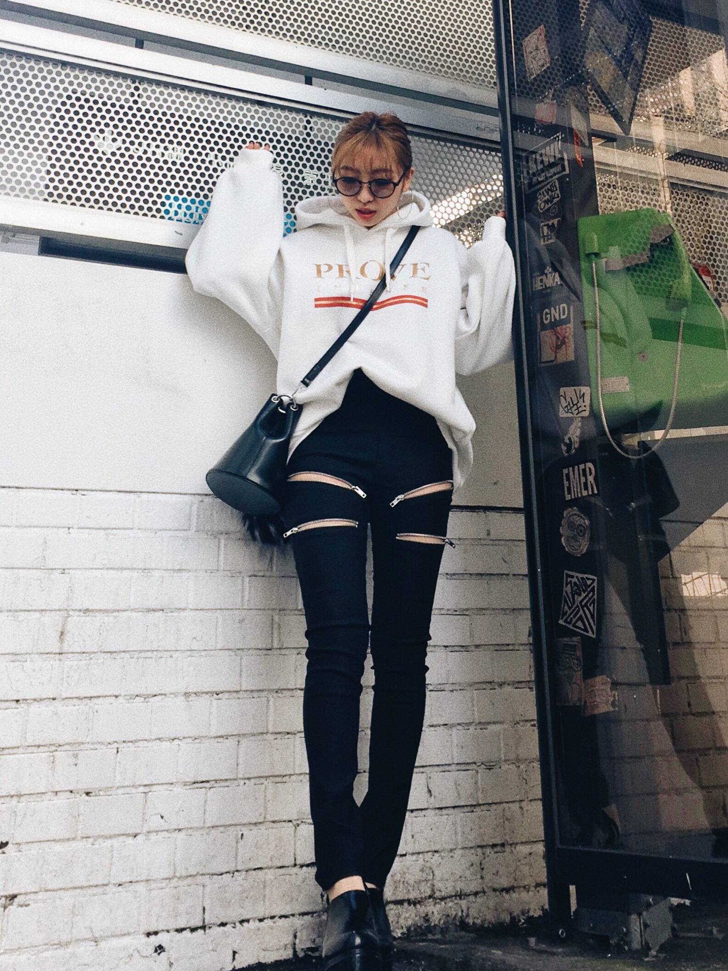 ENVYM（アンビー）の「PROVE LOGO HOODIE PO