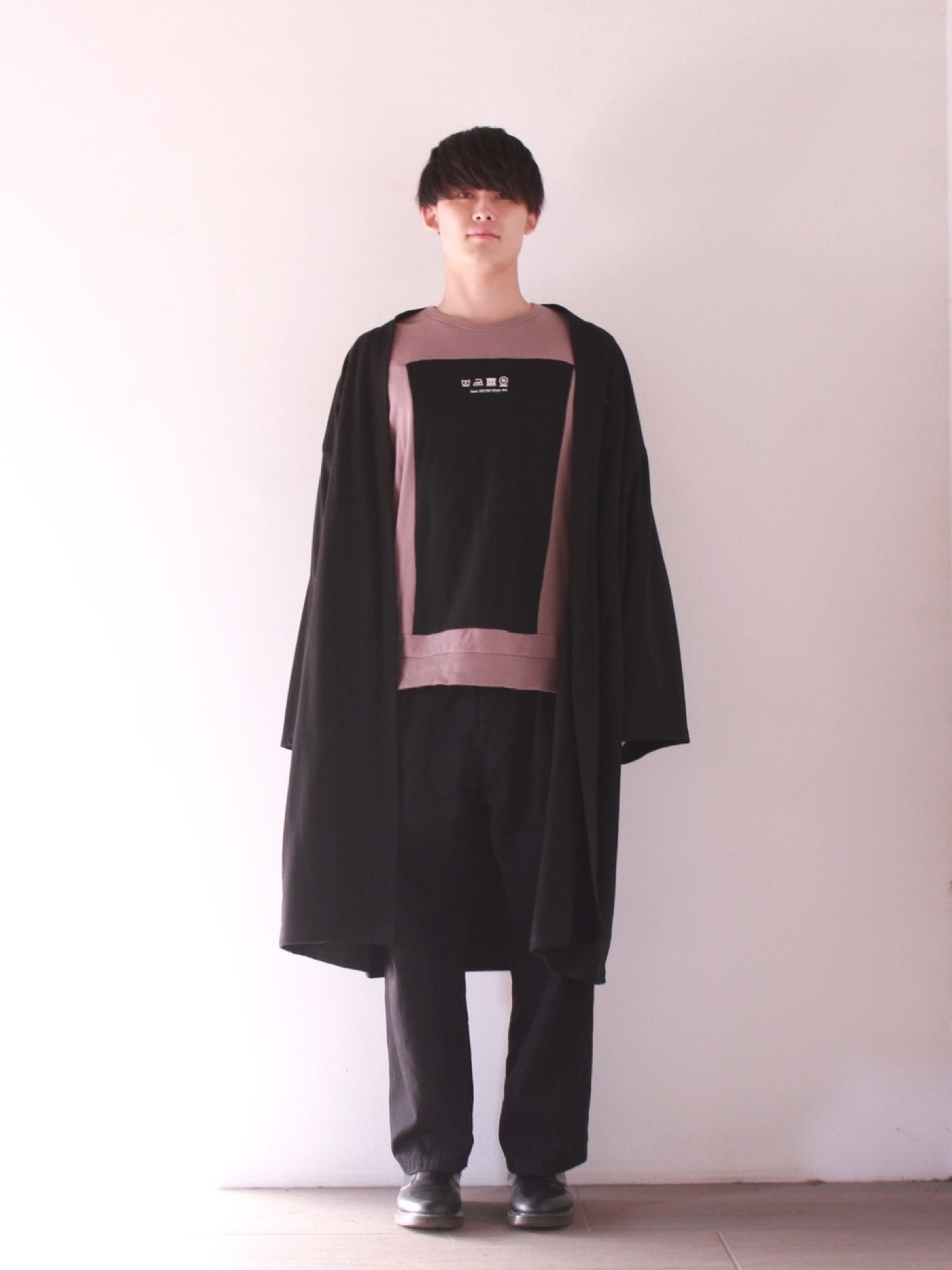 LAD MUSICIANのノーカラーコートを使った人気ファッション