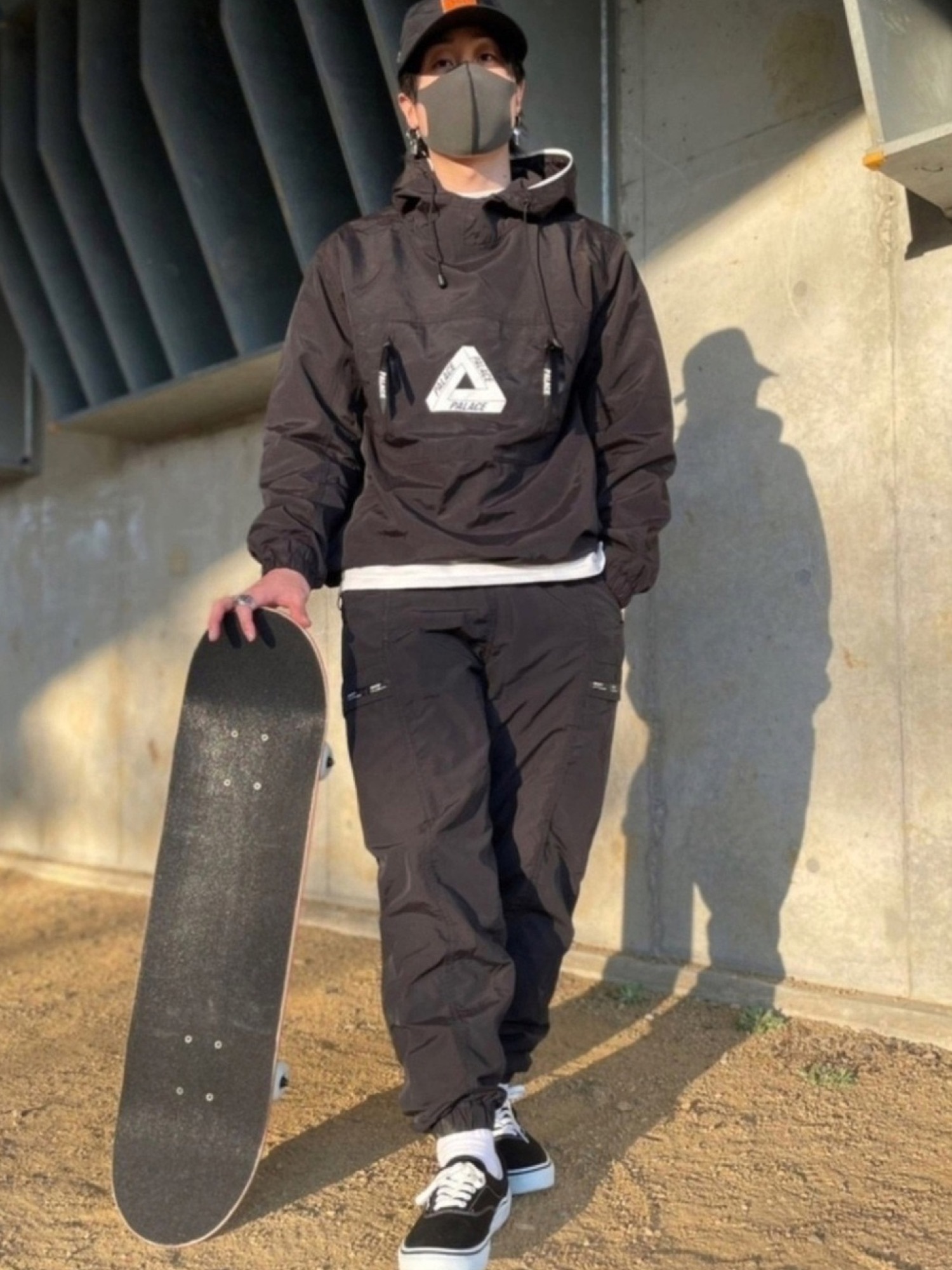 としき｜Palace Skateboardsのマウンテンパーカーを使った 