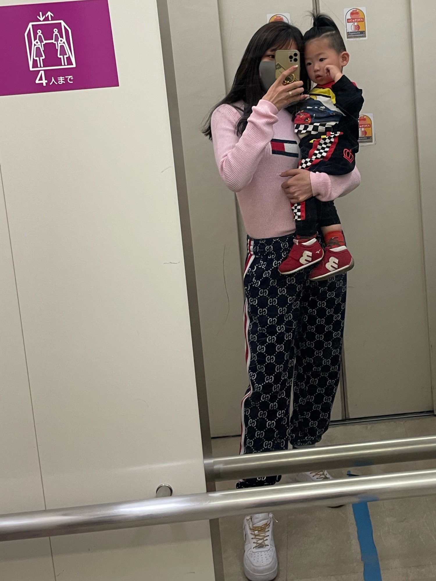 GUCCIのスウェットパンツ（ブルー系）を使った人気ファッション