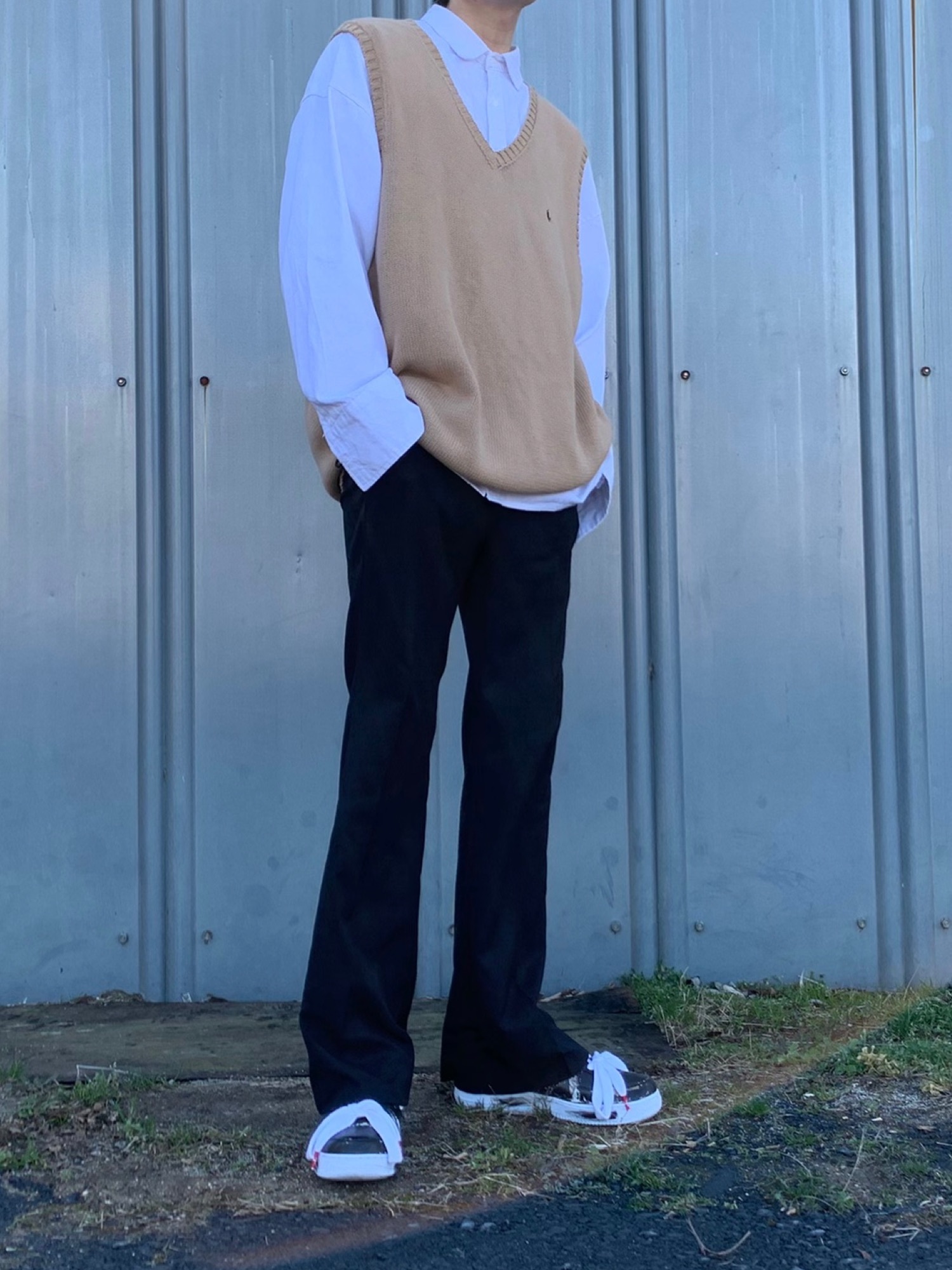 POLO RALPH LAURENのベスト（ブラウン系）を使った「ニットベスト」の