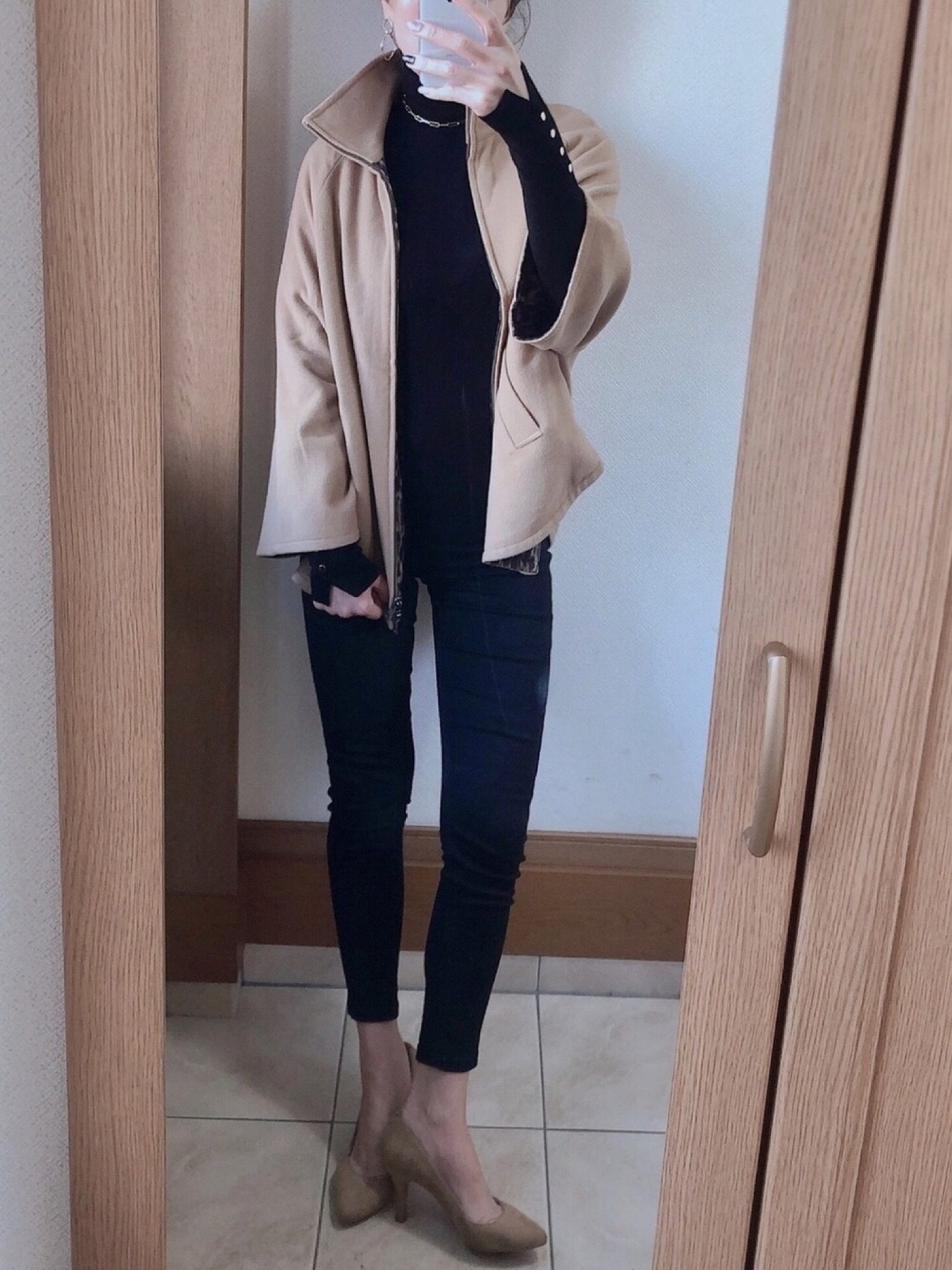 ZARAのニット/セーターを使った「ケープコート」の人気ファッション