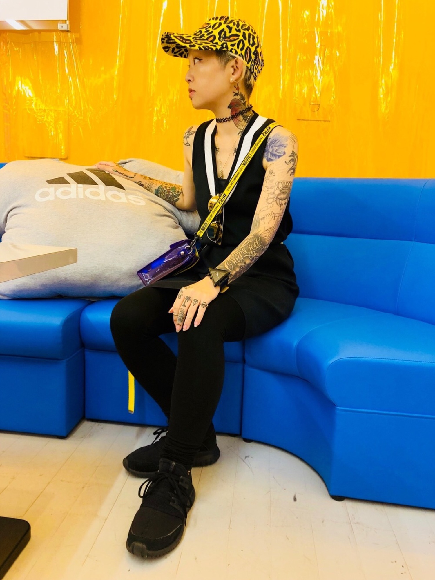 ALIVE×PARADOX トリプルコラボトライアングルウォッチ LEGENDA（レジェンダ）の「ALIVE×PARADOX トリプルコラボ